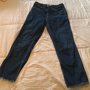 Dark blue top shop jeans with frayed ends best for 5’5 and under. Gently worn.